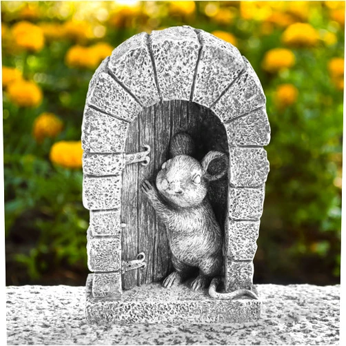 Tcwhniev Mouse Garden Ornament, Resin Mouse Yard Statues Fairy Door Yard Art, Mouse Sculpture Creative Mouse Ornament Mouse Outdoors Decor Cute Mouse Garden Crafts for Yard Patio Outdoors Decor, 5.9 x 3.7 in