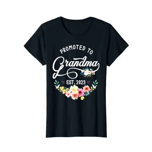 Promoted To Grandma New Grandma Est 2023 Gift Tees Promoted to Grandma Est 2023 Mothers Day New Grandma T-Shirt