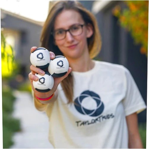 Zeekio - Taylor Tries Signature Beginner Juggling Ball Set - for Beginners, All Levels & All Ages - 6 Panel Synthetic Leather Ball Durable - 110 Grams 62mm - Set of 3