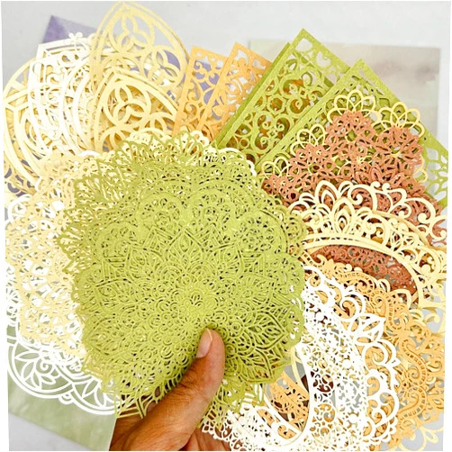 XPPZHKY 40Pcs Vintage Scrapbook Paper Lace Cutouts for Scrapbooking Journaling Supplies Decorative Retro Cutout Paper Frame for Junk Journals DIY Art Craft Album Planners Embellishments Card Making