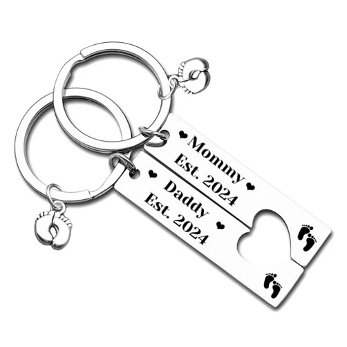 Dabihu New Parent Gift Keychain Pregnancy Announcement Gifts Daddy and Mommy Est 2024 First Time Pregnancy Gifts for Mom Dad To Be Baby Shower Parents to be Gifts New Mom Jewelry First Time Dad Gift