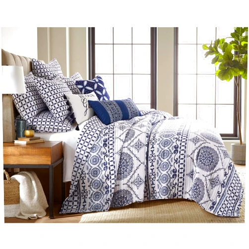 Homthreads by Levtex Home - Valentina Quilt Set - Full/Queen Quilt (88x96in.) + Two Standard Pillow Shams (26x20in.) - Stripe Medallion - Navy and White - Reversible - Cotton Front/Poly Reverse