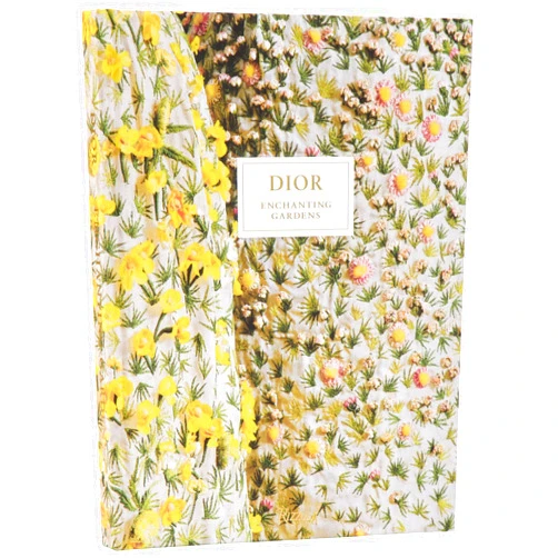 By Jean-Paul Claverie (Preface), Brigitte Richart (Introduction), Philippe Deliau (Contributor), Amy de La Haye (Contributor), Vincent Leret (Contributor), Barbara Jeauffroy-Mairet (Contributor), Coline Zellal (Contributor) & 4 more Dior Enchanting Gardens