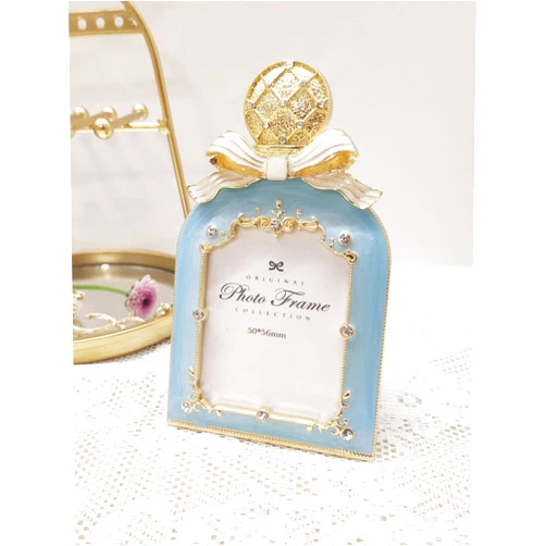 IELEPHONIX MINI Perfume Bottle Shaped Metal Photo Frame,Small Vintage Desk Decor,Unique Idear,Perfect for Displaying Pictures,Great for Birthdays or Holidayl (Blue)