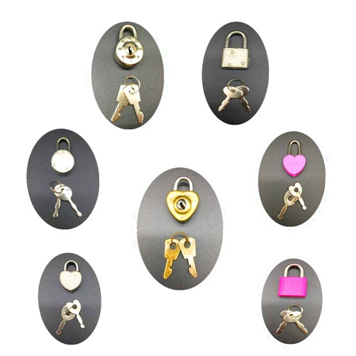 Guaishou Mix Color Style Mini Heart Luggage Locks Padlocks Archaize Lock with Keys Pack of 7pcs