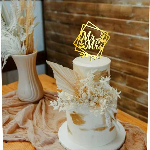 Happyplywood Wedding Cake Toppers Mr and Mrs Bride Groom Gift Wooden Wedding Party Decorations Wreath with Leaves Rustic Boho Hexagon Funny Decoration Mr&Mrs Sign (Gold)
