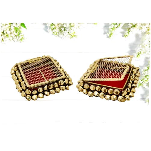 TenHue World Gold Plated Metal Handmade Rectangle/Square Design Unique Style Jewellery Organizer Small Storage Box 2.75 X 2.75 X 0.8 IN Handicraft Wedding Gift and Ideal For Return Gifting (Pack Of 2)