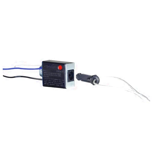 Hopkins Towing Solutions 20050 LED Breakaway Switch with 7
