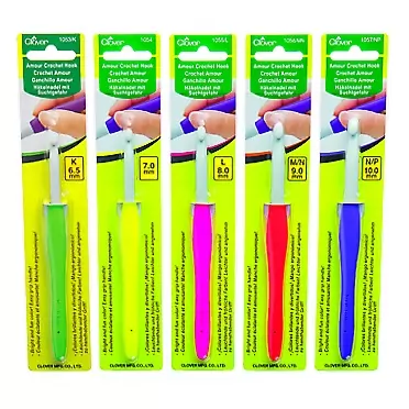 Clover Amour Crochet Hooks - Set of 5 - for Working with Thick Yarns