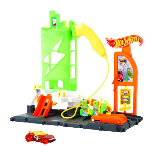 Hot Wheels City Track Set, Super Recharge Fuel Station Playset with EV Chargers & 1:64 Scale Toy Car