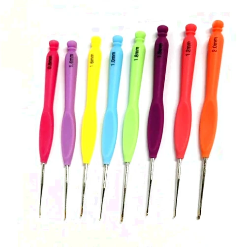 WBDeals Set of 8 Colorful Crochet Hook with Plastic Handle