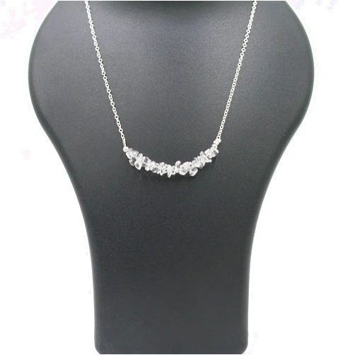 GEMFIRE Natural Clear Qartz Chips Necklace, Minimalist Necklace, Gemstone Jewelry for Women, Handmade Quartz Necklace, 16+2 Inch Ajustable Silver Platied Chain (quartz)