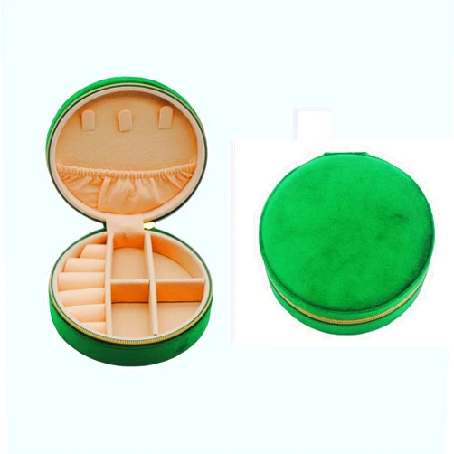 DUICIRX Mini Jewelry Travel Case, Small Jewelry Box, Traveling Jewelry Organizer, Portable Organizer Portable Display Storage Box For Rings Earrings Necklaces Gifts (Emerald Green-Round)