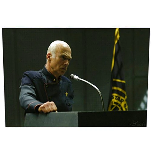 Battlestar Galactica (2004–2009) Modern Colonel Saul Tigh looking concerned speaking at podium - Battlestar Galactica 8x10 Photograph - HQ - BSG