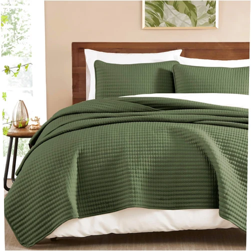 WRENSONGE Queen Quilt-3 Pieces Lightweight Bedspreads Olive Green Queen Size Quilt Bedding Set for All Seasons,Soft Coverlet with 2 Pillow Shams Suitable for Bed, Couch, Quilt Blanket
