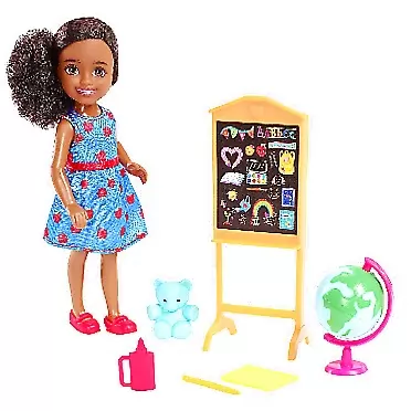 Barbie Chelsea Can Be Playset with Brunette Chelsea Teacher Doll (6 inches), Chalkboard, Pointer, Globe, Mug, File, Teddy Bear Figure, Great Gift for Ages 3 Years Old & Up