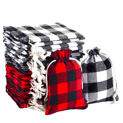 Boao 24 Pieces Gift Bags Christmas Buffalo Plaid Drawstring Bag Christmas Burlap Drawstring Bag Washable Cotton Xmas Bag for Candy Wrapper Christmas Party Favor (Red Black, Black White, Plaid)