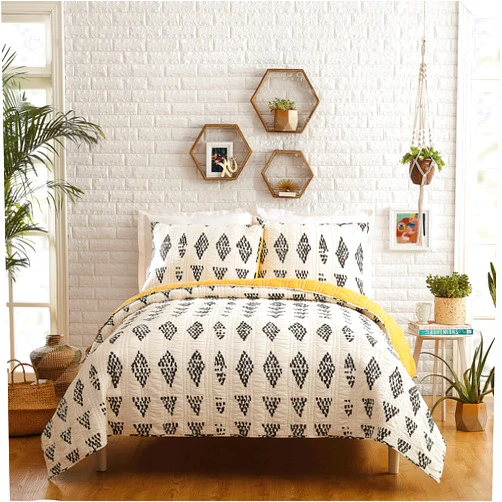 Justina Blakeney Jungalow Prosperity 2-Piece Quilt Set, Reversible Lightweight Coverlet Set, Quilted Bedding Set with Shams for All Seasons, Twin/Twin XL Size, White