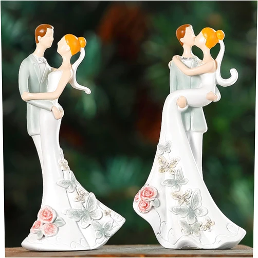 MOCOME 2PCS Couple Statue, Wedding Anniversary Figurine for Home Decor, Sweet Loving Together Couple Sculpture Newly Engaged Gift for Women.