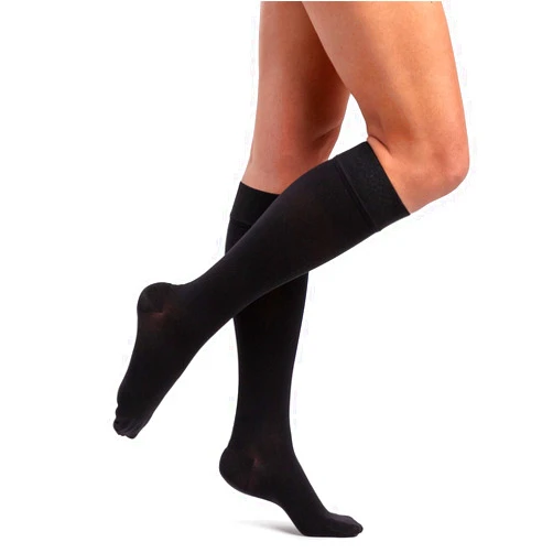 SIGVARIS Women’s DYNAVEN Closed Toe Calf-High Socks 30-40mmHg - Medium Short - Black