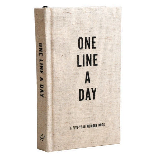 Chronicle Books Canvas One Line a Day: A Five-Year Memory Book (Yearly Memory Journal and Diary, Natural Canvas Cover)