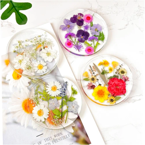 Petitepop 4Pcs Pressed Flower Coasters, Handmade Natural Flowers Resin Coasters, Round Outdoor Coasters, Wedding Birthday Table Decor Wildflowers Art