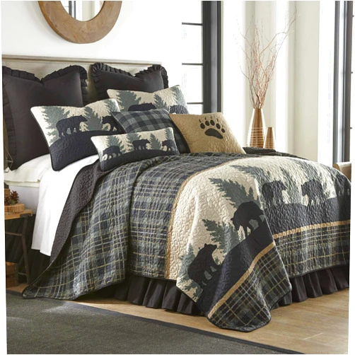 Donna Sharp Full/Queen Bedding Set - 3 Piece - Bear Walk Plaid Lodge Quilt Set with Full/Queen Quilt and Two Standard Pillow Shams - Fits Queen Size and Full Size Beds - Machine Washable