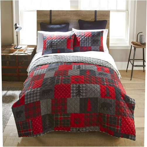 Donna Sharp Full/Queen Bedding Set - 3 Piece - Red Forest Lodge Quilt Set with Full/Queen Quilt and Two Standard Pillow Shams - Fits Queen Size and Full Size Beds - Machine Washable