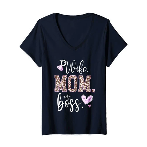 Funny Mothers Day Boss Mom Mama Womens Wife Mom Boss Gifts For Mother's Day Leopard Mama Mommy V-Neck T-Shirt