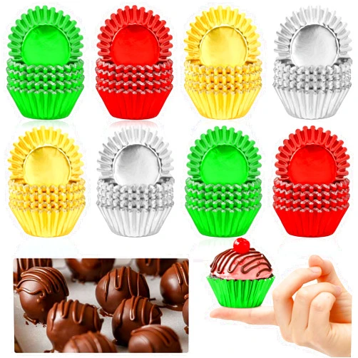 AUGSUN 400pcs Christmas Mini Foil Cupcake Liners Golden Red Green Silver Cupcake Baking Cups Metallic Mini Muffin Cupcake Wrappers for Xmas Holiday Party Cake Candy Chocolate Decorations Supplies