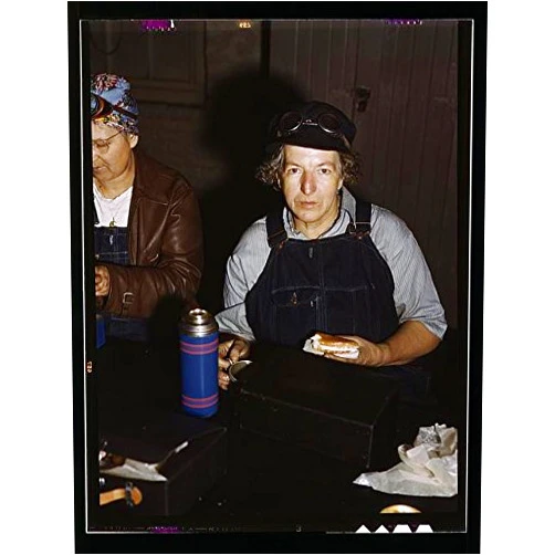 HistoricalFindings Photo: Chicago & North Western Railroad Company,World War II,WWII,1943,Elibia Siematter