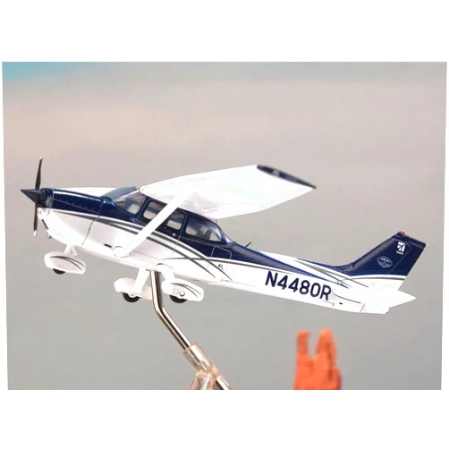Sporty's Aviation Gifts Limited Edition C172 Skyhawk Die-Cast Model 1:72nd Scale with Display Stand