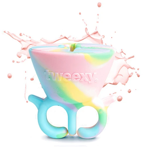 tweexy Wearable Nail Polish Holder Ring, Fingernail Polishing Tool, Manicure and Pedicure Accessories (Unicorn)